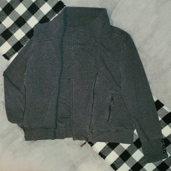 🌸M/L Women's Gray Jacket🌸 - Picture 2 of 4
